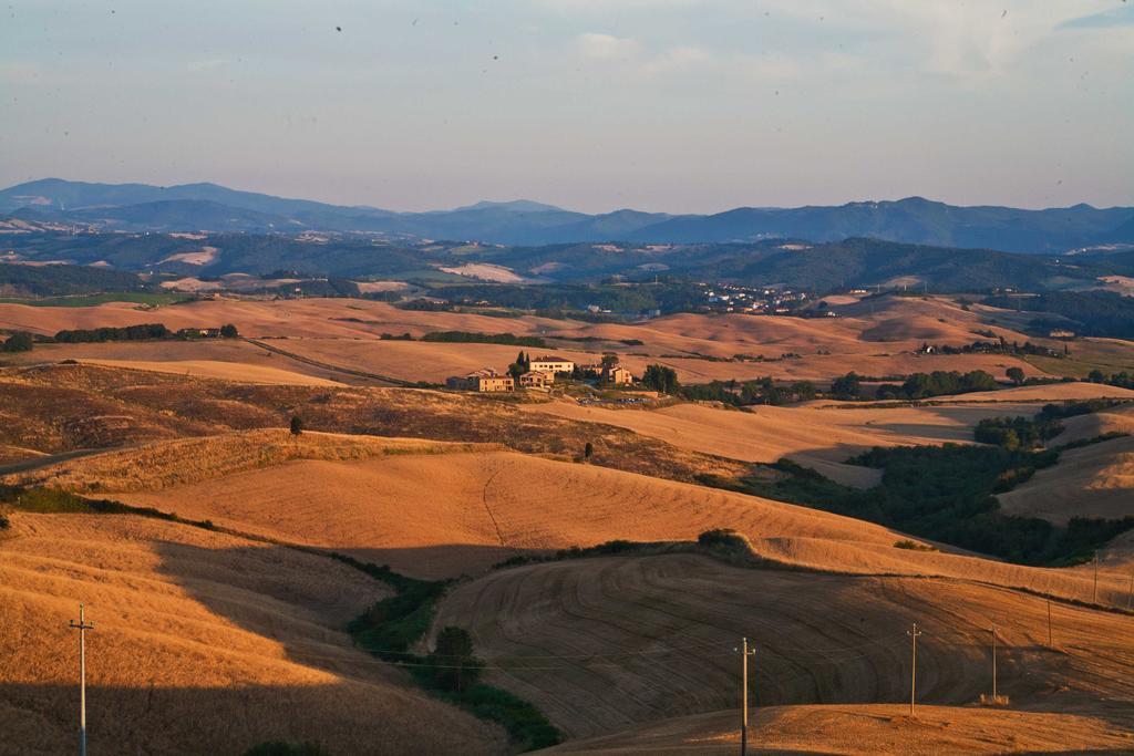 Tuscany Forever Famiglia Apartments Volterra Bagian luar foto