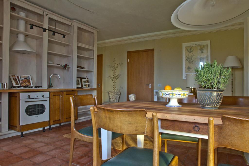 Tuscany Forever Famiglia Apartments Volterra Bagian luar foto