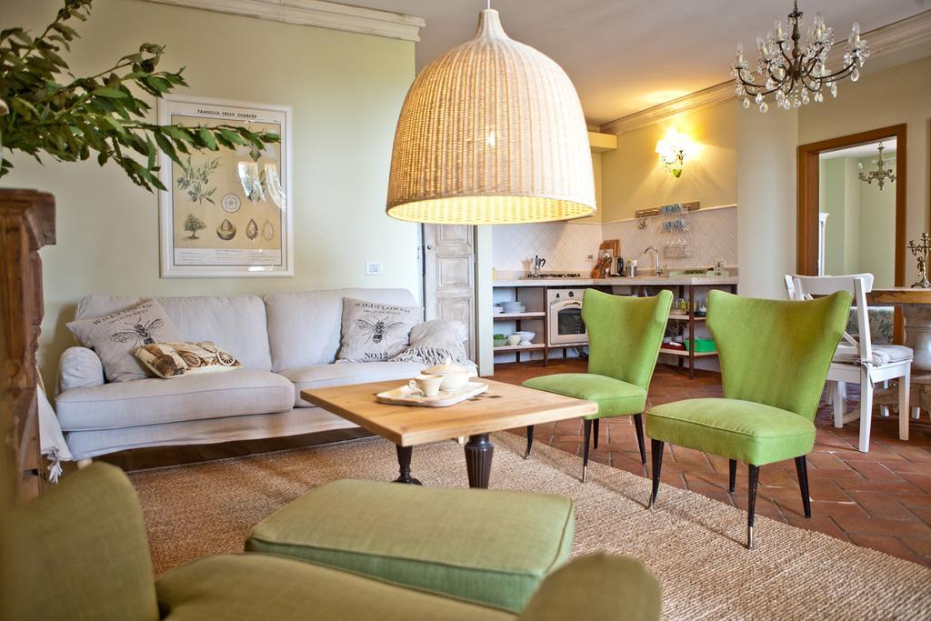 Tuscany Forever Famiglia Apartments Volterra Bagian luar foto