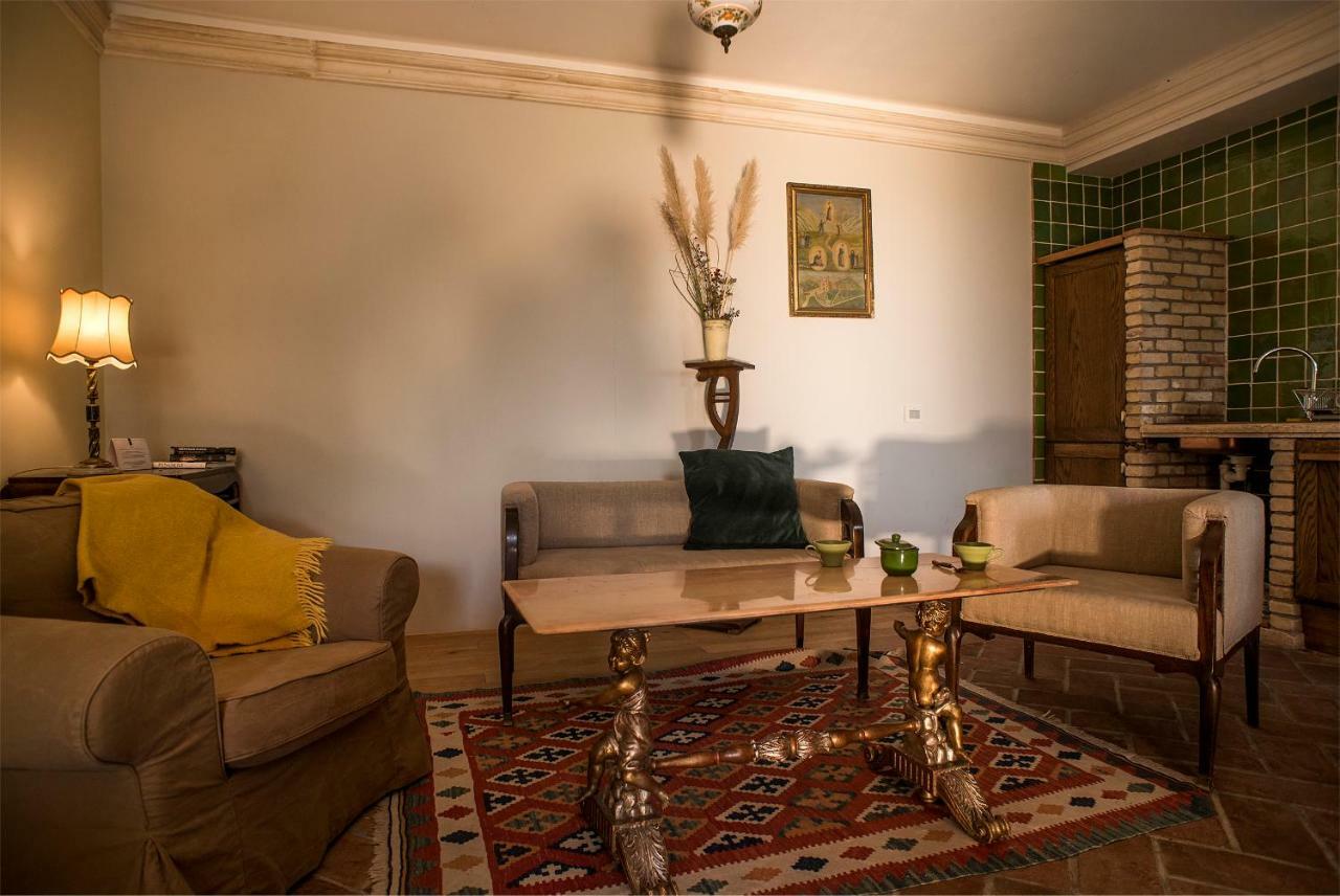 Tuscany Forever Famiglia Apartments Volterra Bagian luar foto