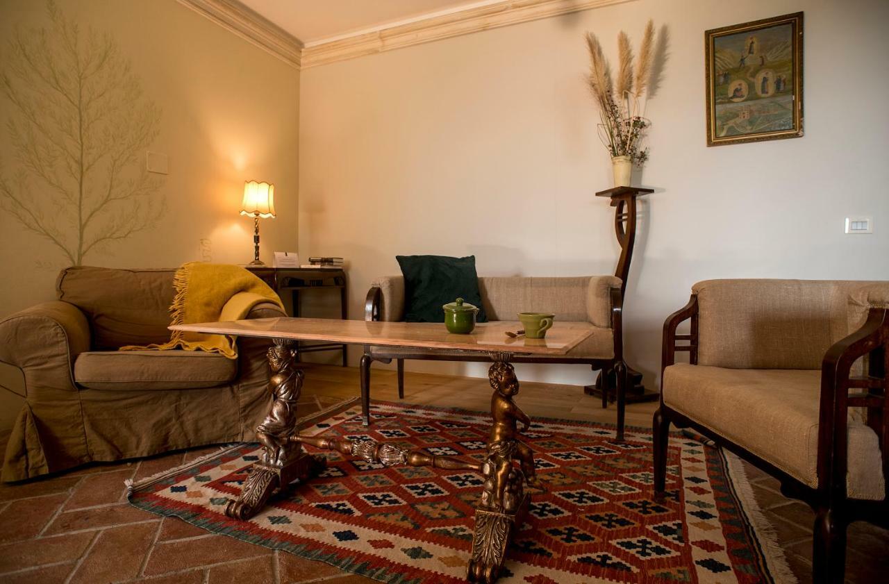 Tuscany Forever Famiglia Apartments Volterra Bagian luar foto
