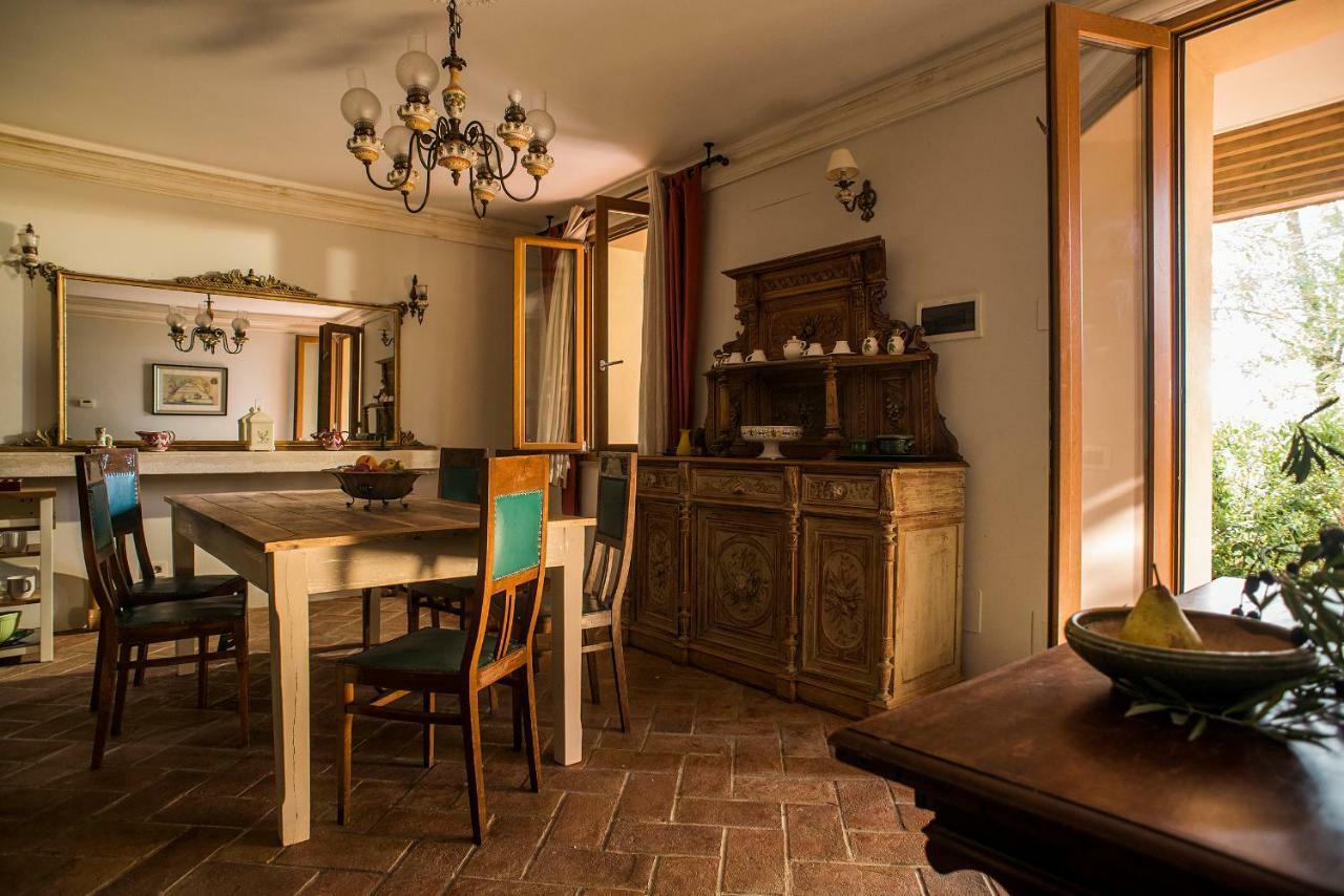 Tuscany Forever Famiglia Apartments Volterra Bagian luar foto