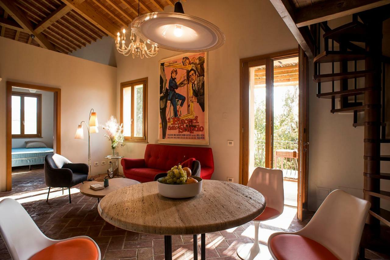 Tuscany Forever Famiglia Apartments Volterra Bagian luar foto